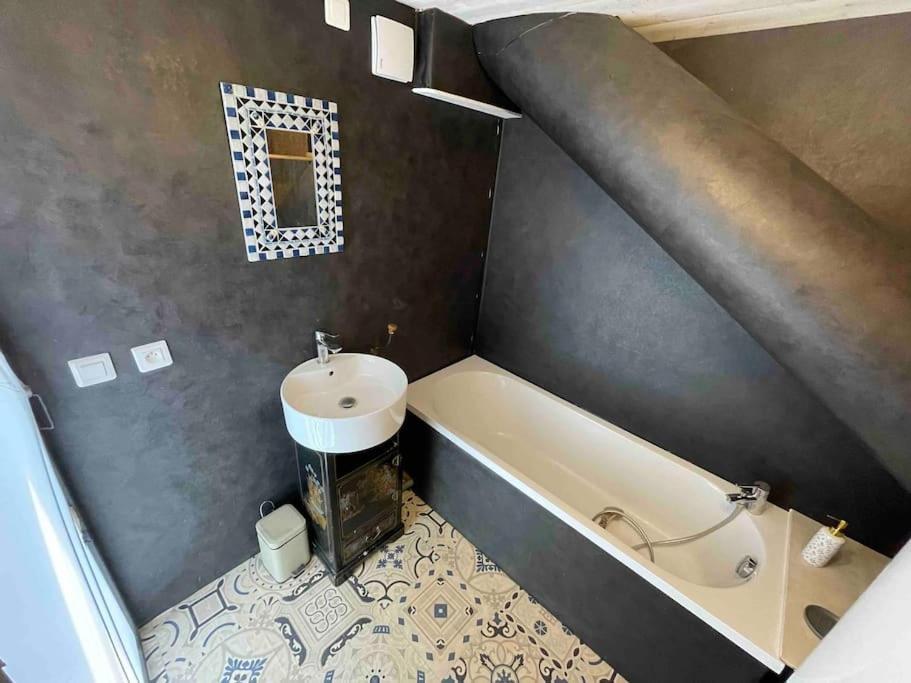La Tiny House De Chaparon Appartement Lathuile Buitenkant foto